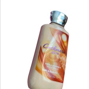 New
Bath and Body Works Cashmere Glow Body Lotion 8 fl oz.